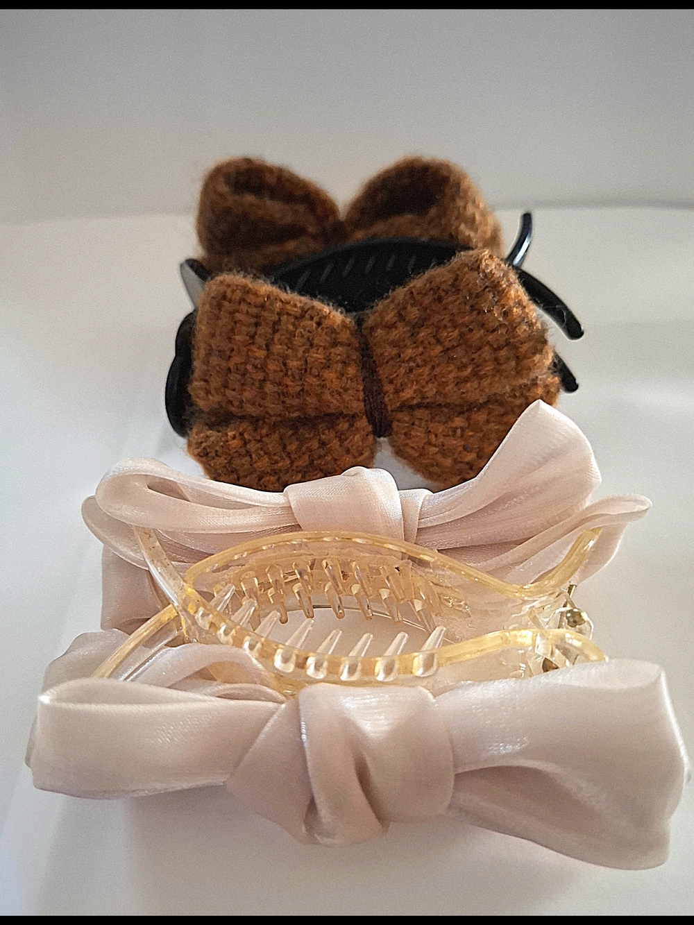 SHEIN Brown Knit Bow & Pink Satin Bow Hair Claw Set